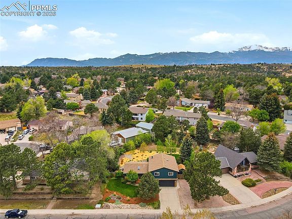 2nd image of 3909 Wesley Dr