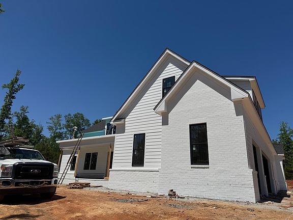 4th image of 229 Marsdale Drive