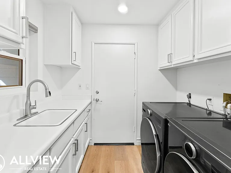 15 Summitcrest — Photo 25