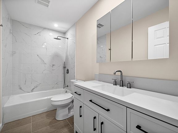 3rd image of 2209 Blackwood Dr