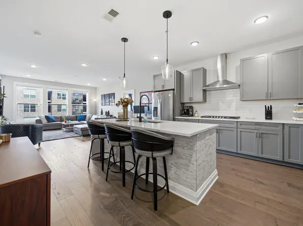 751 N 6th St #205, Columbus, OH 43215