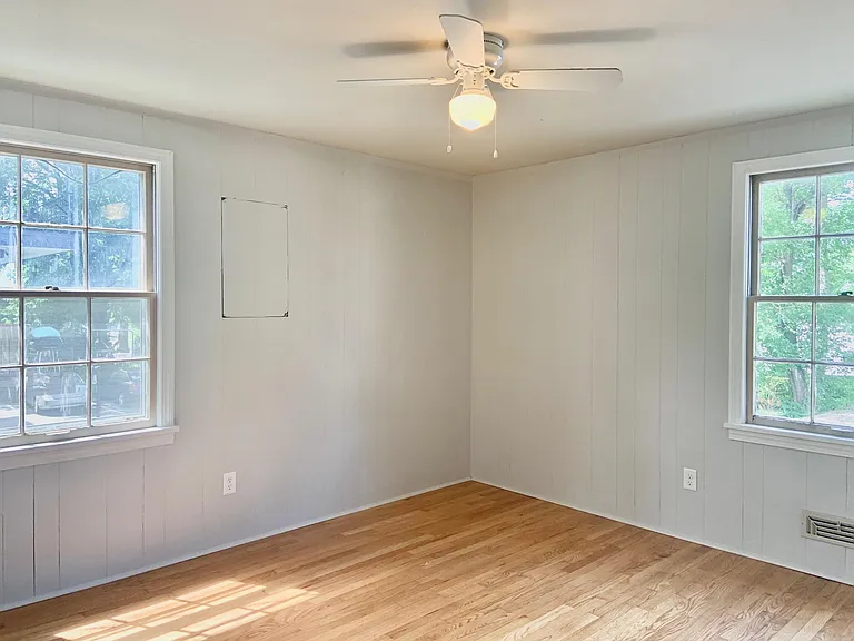 615 Cabell Dr — Photo 5