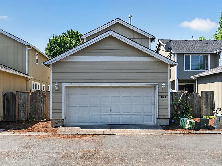 1506 SE Kobus Way — Photo 4