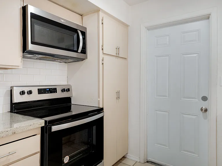 1702 E El Parque Dr — Photo 9