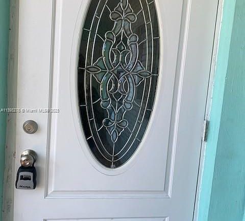 2nd image of 917 SW 16th St #1