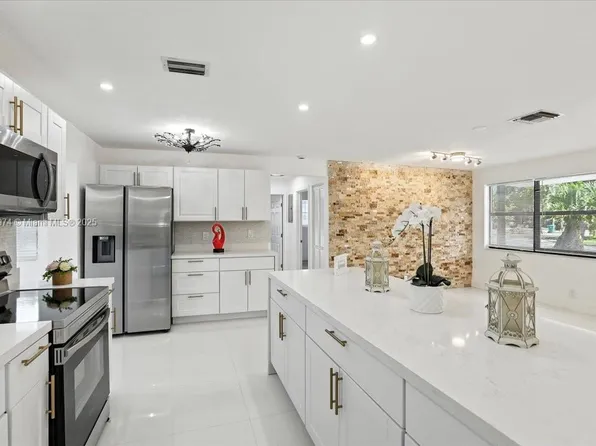 9207 SW 49th Pl, Fort Lauderdale, FL 33328