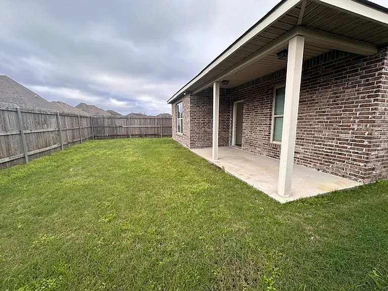 108 Valcour Pl — Photo 2