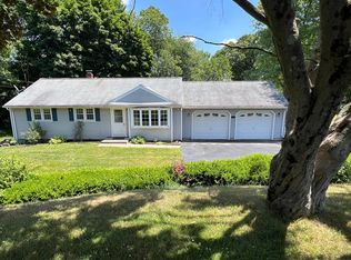 71 Ascolese Rd, Trumbull, CT 06611