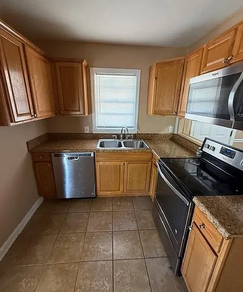 4242 Marmora Dr — Photo 2