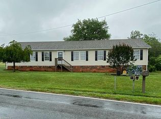 111 Bald Knob Trl, Ararat, NC 27007