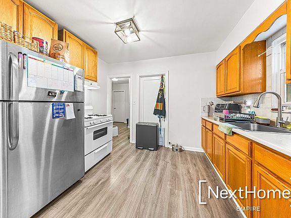 4th image of 5839 185th St
