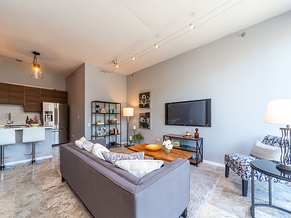 4th image of 1000 W Leland Ave APT 5H