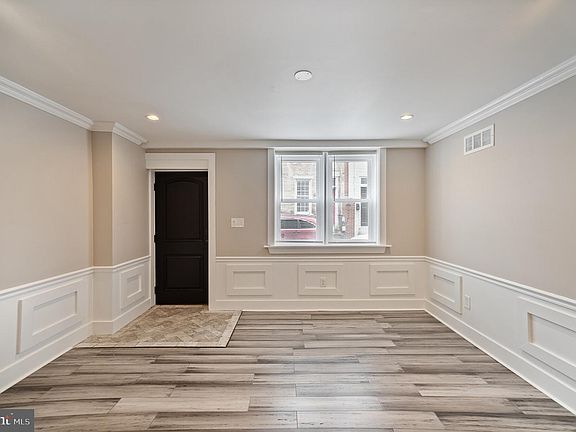 5th image of 4448 Baker St