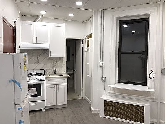 2nd image of 67 Bayard St #M2