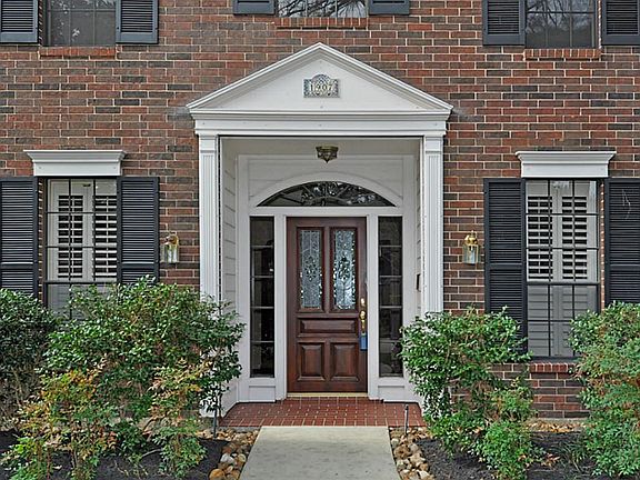 3rd image of 1907 Tawny Oaks Dr
