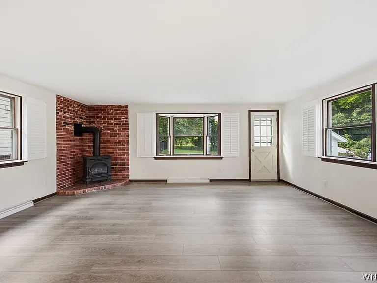259 California Dr — Photo 13