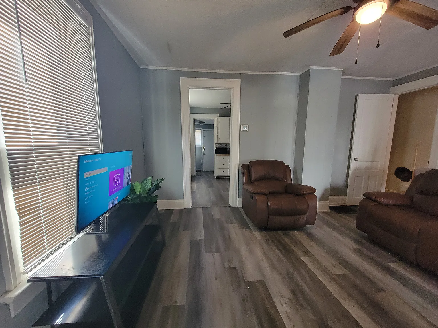 35 Burlington Ave — Photo 2
