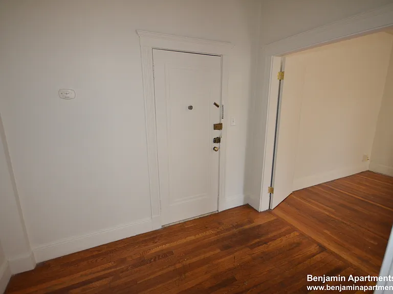 1800 Commonwealth Ave #27 — Photo 8