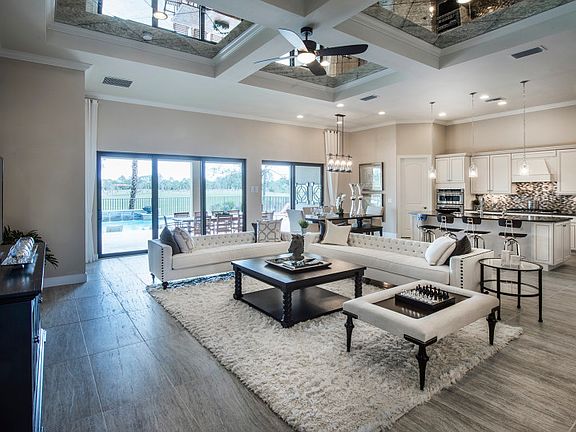 Spacious living room, perfect for hosting