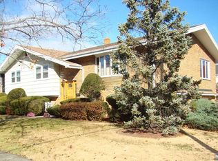 27 Sheridan St, Lodi, NJ 07644