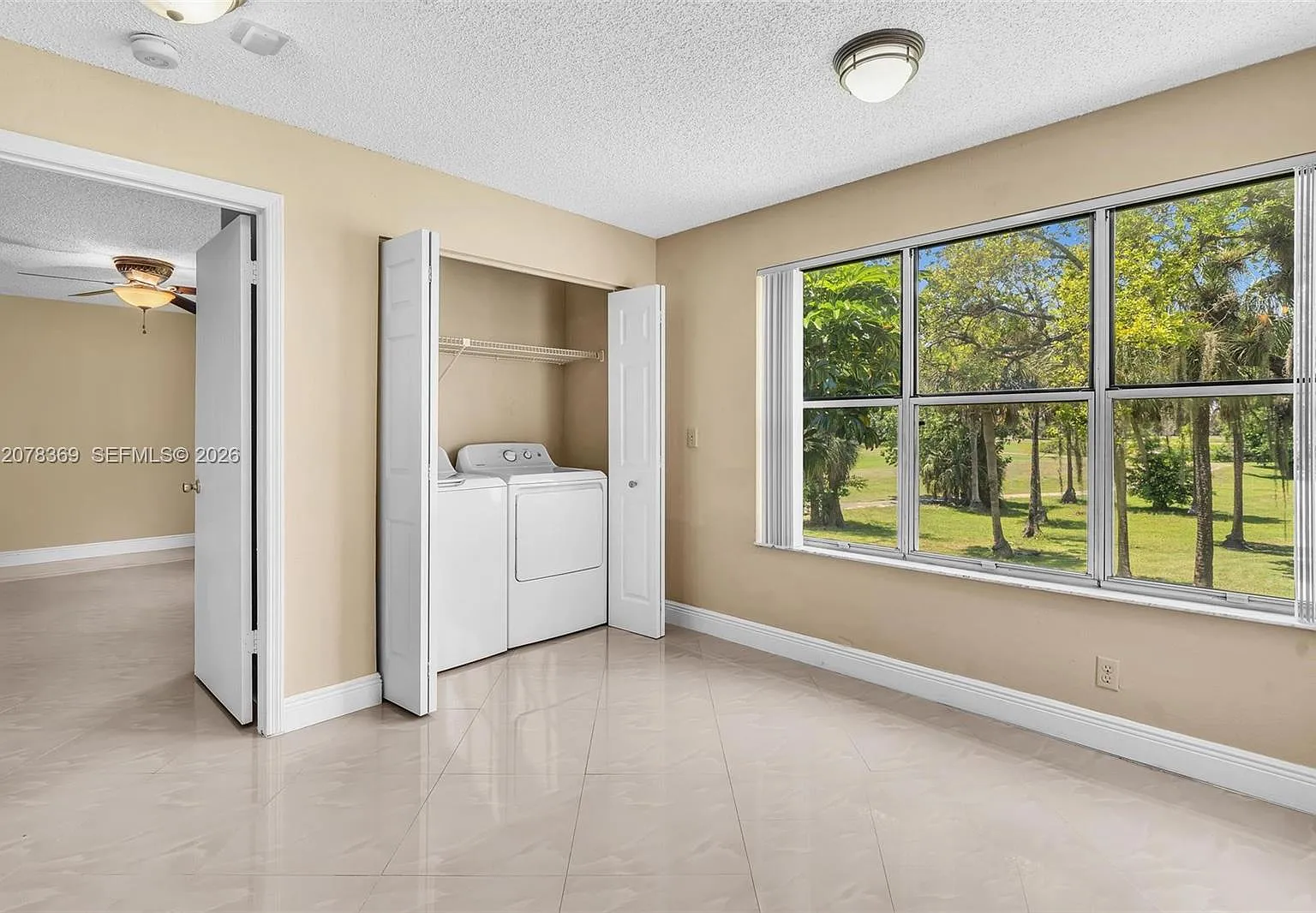 Coral Key Condo — Photo 2