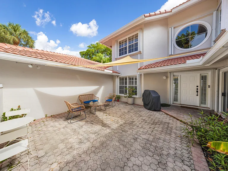4117 W Palm Aire Dr #B2 — Photo 23