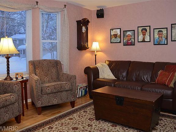 3rd image of 282 Bingham Ct NW