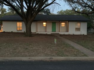 204 Frederick Rd, Fredericksburg, TX 78624