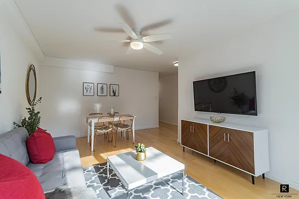 Sold by R New York | media 11