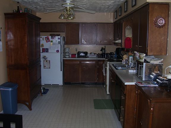 4th image of 4100 Silver Oak St