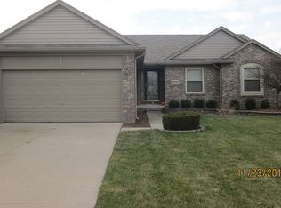 52407 Walnut Dr, Chesterfield, MI 48047