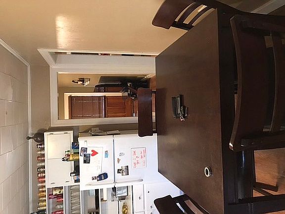 5th image of 521 Cypress St