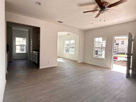 4th image of 2427 Chihuahua St