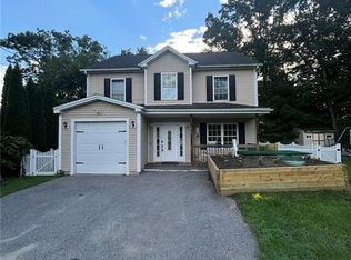 29 Genoa Ave, Johnston, RI 02919