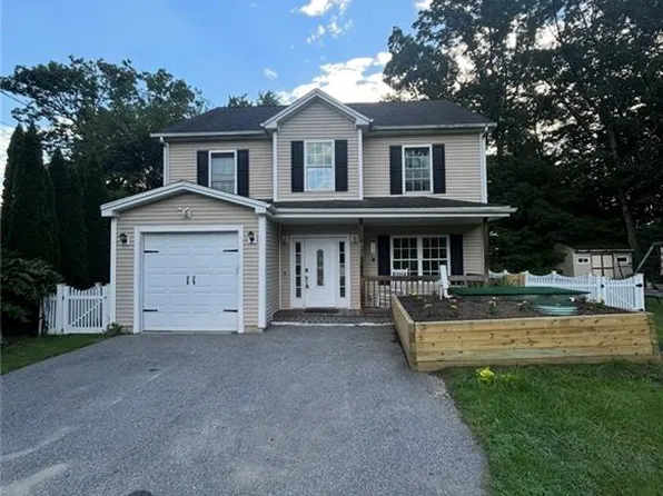29 Genoa Ave, Johnston, RI 02919