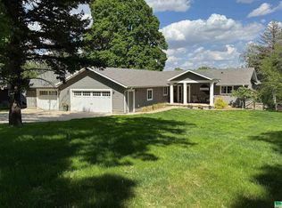 912 S Tama St, Rock Rapids, IA 51246