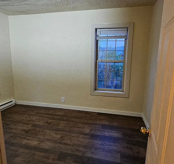400 Railroad Ave — Photo 35