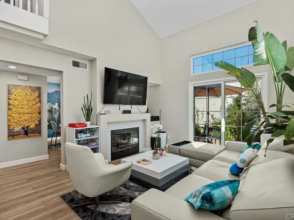 730 Breeze Hill Rd APT 230, Vista, CA 92081