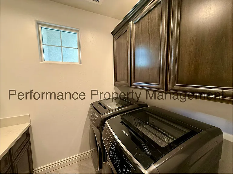 10400 Garden View Ln — Photo 13