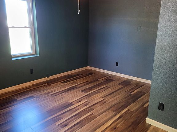 5th image of 675 Roberts Ct