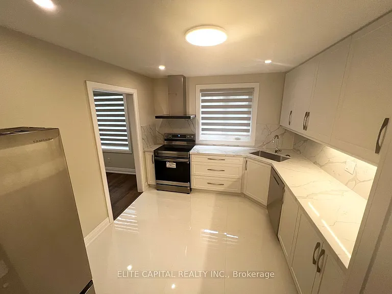 218 Chartland Blvd S — Photo 7