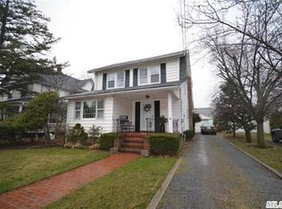 43 W Mineola Ave, Valley Stream, NY 11580