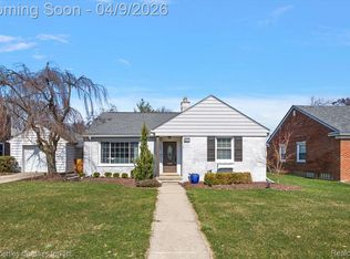 4240 Sheridan Dr, Royal Oak, MI