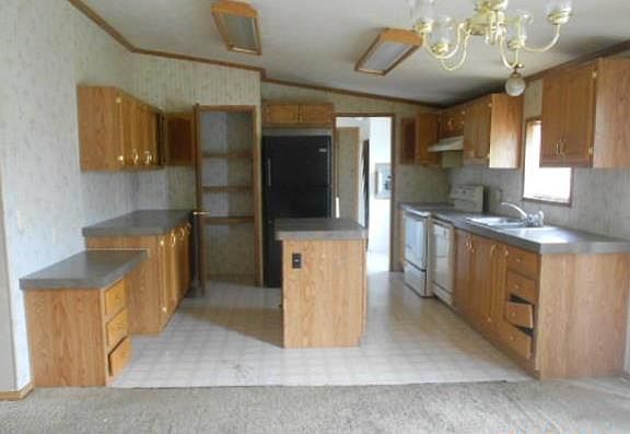 3rd image of 234 Circle Dr SW