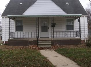 8304 Standard Ave, Center Line, MI 48015