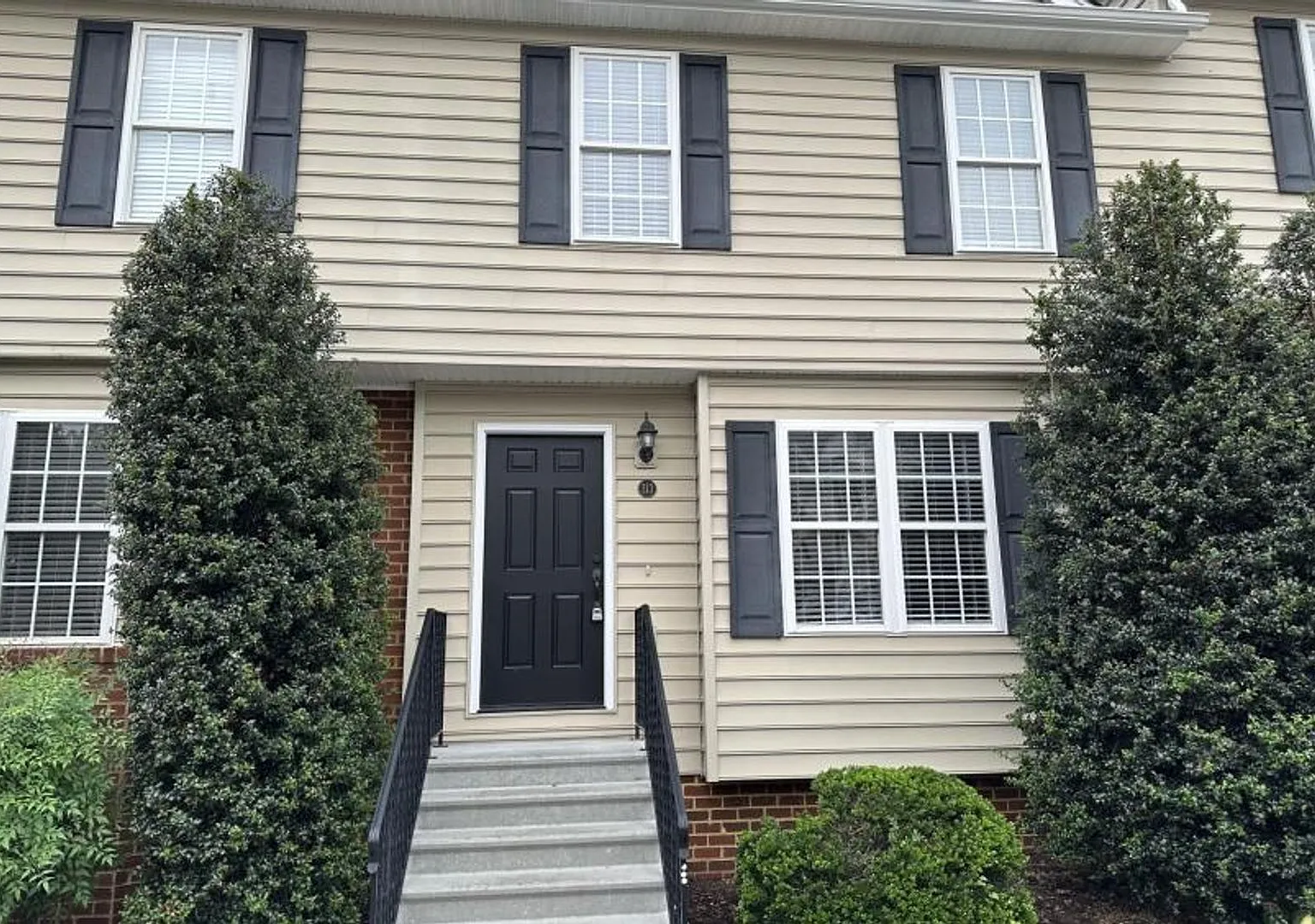 3 Bedroom Townhouse off Wards Ferry Road — Photo 1
