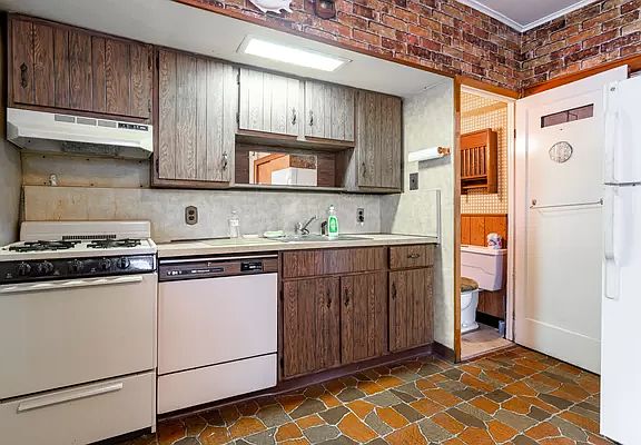 3rd image of 61-32 Parsons Blvd #A
