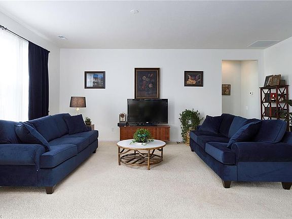 4th image of 9477 Berkshire Ct