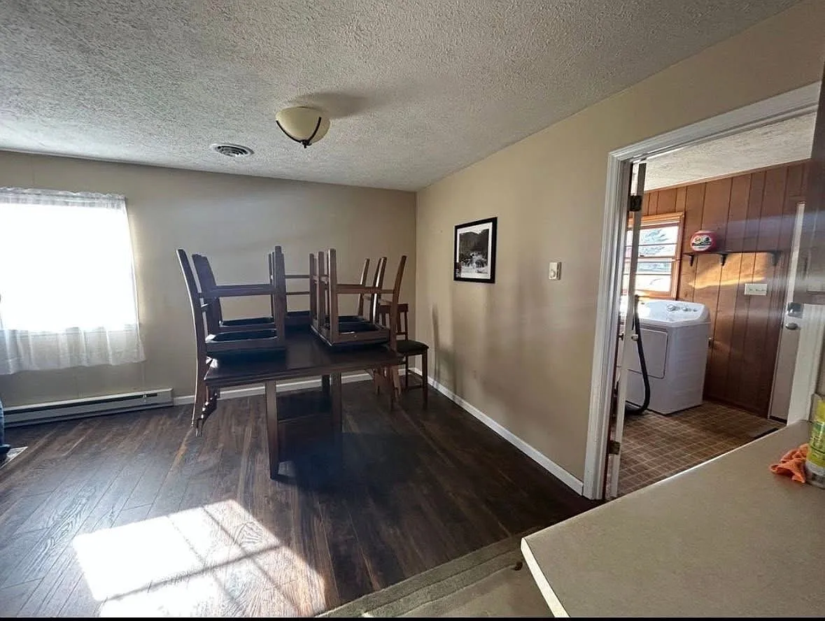2 bed, $700 — Photo 3