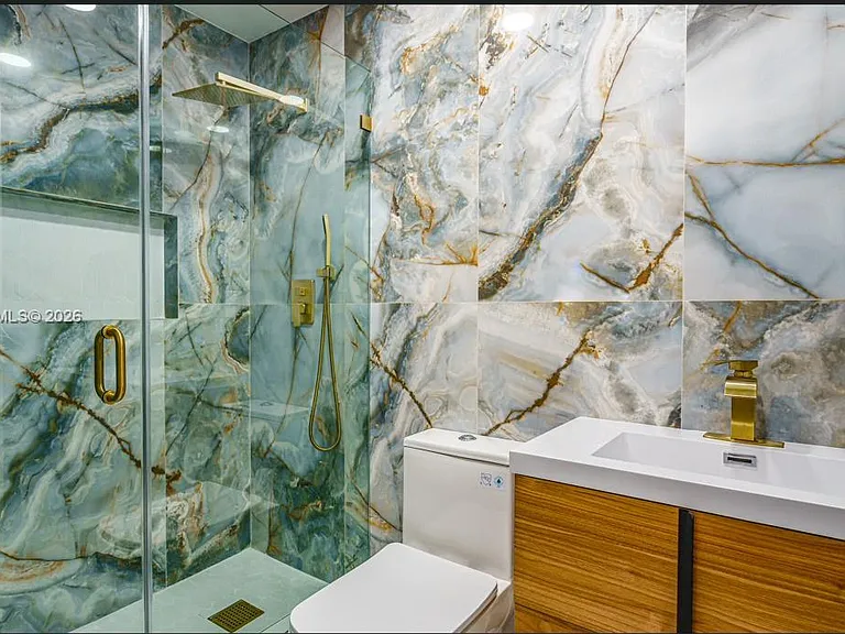 320 Polk St — Photo 44